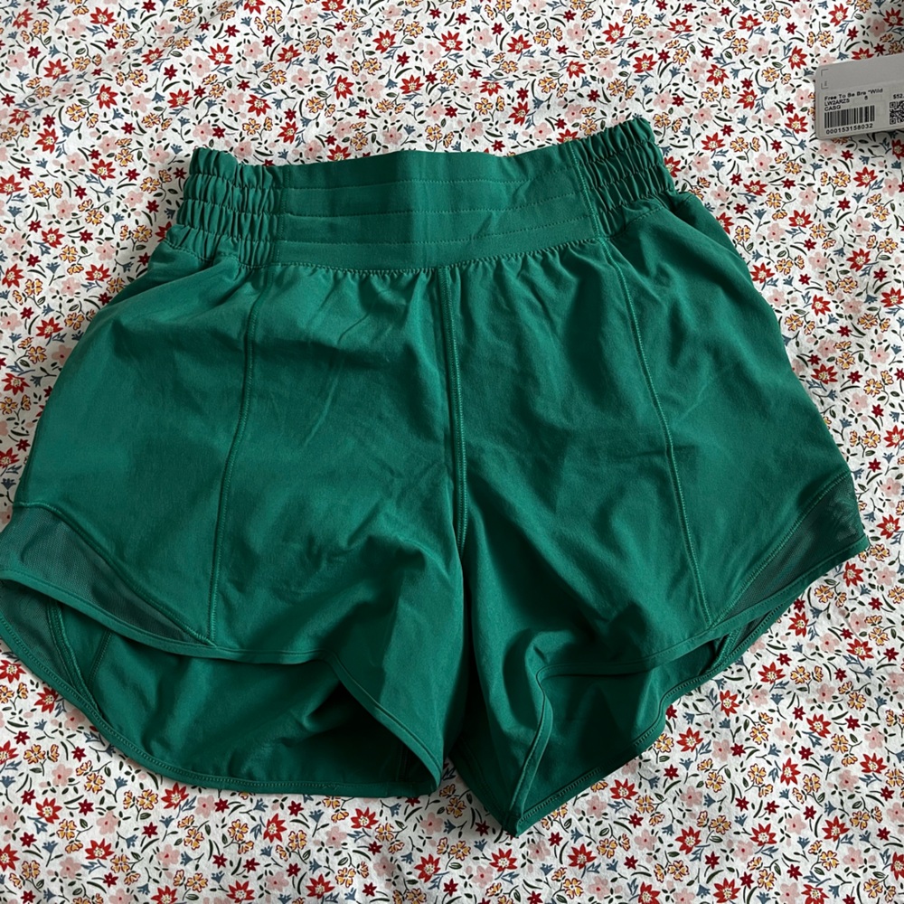 Lululemon Hotty Hot Shorts 4”